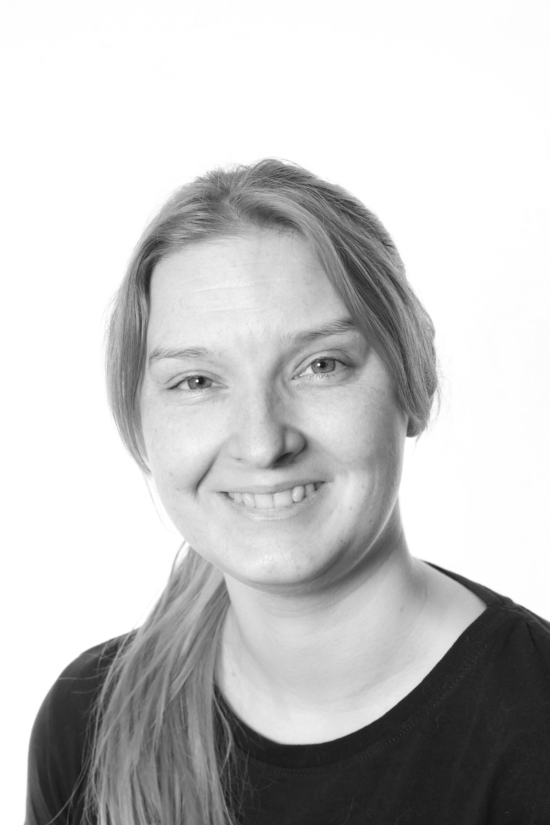 Theresa Møller Nielsen (TN)