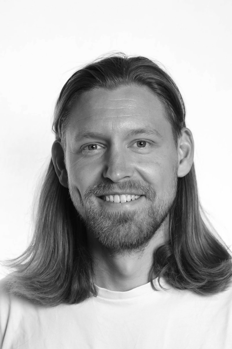 Peter Lundgaard (PL)