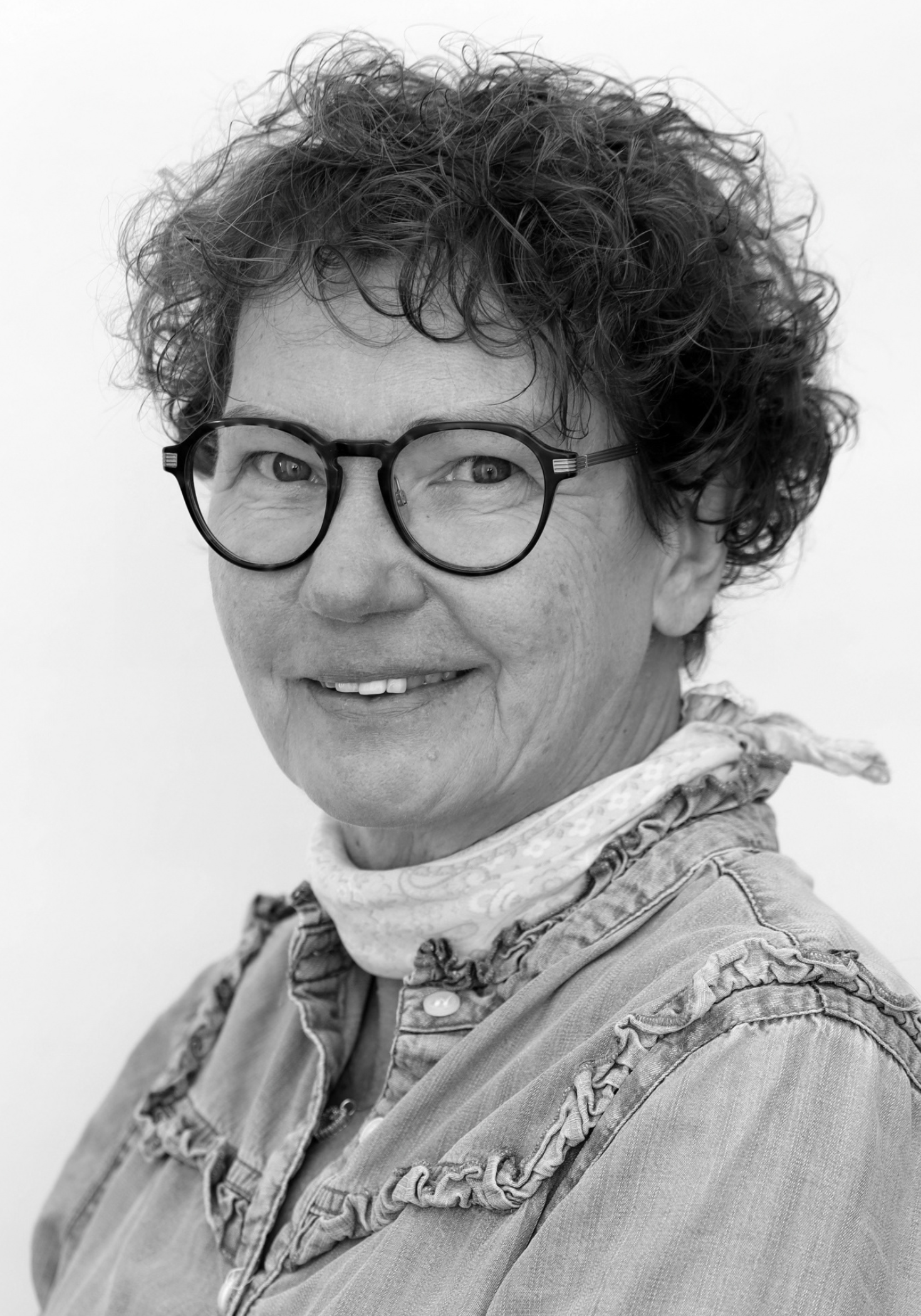 Connie Lund (CL)